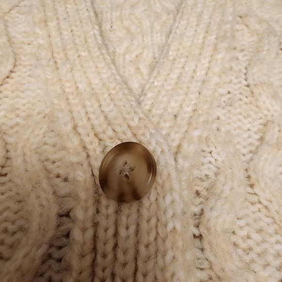 American Eagle Chunky Oversized V-neck Button Sweater Size S - Picture 8 of 11